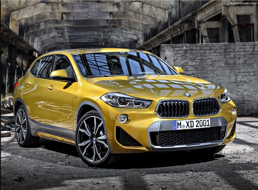 BMW X2 спереди .