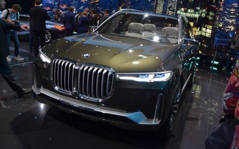 Экстерьер BMW X7 2019