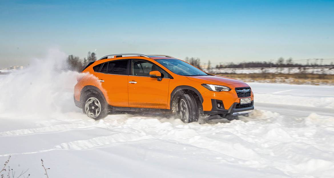 Тест-драйв Subaru XV против Volvo V40 Cross Country: кто они - вседорожники или спортхэтчи?