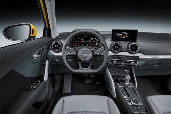 приборная панель Audi Q2 и центральная консоль