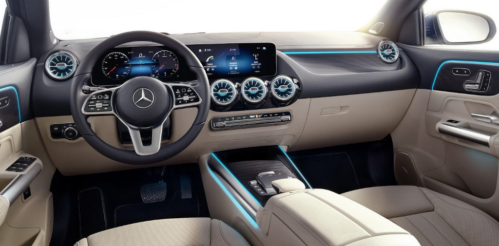 салон нового Mercedes GLA 2020 года