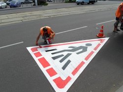 установка дорожных знаков, кто устанавливает знак на дороге