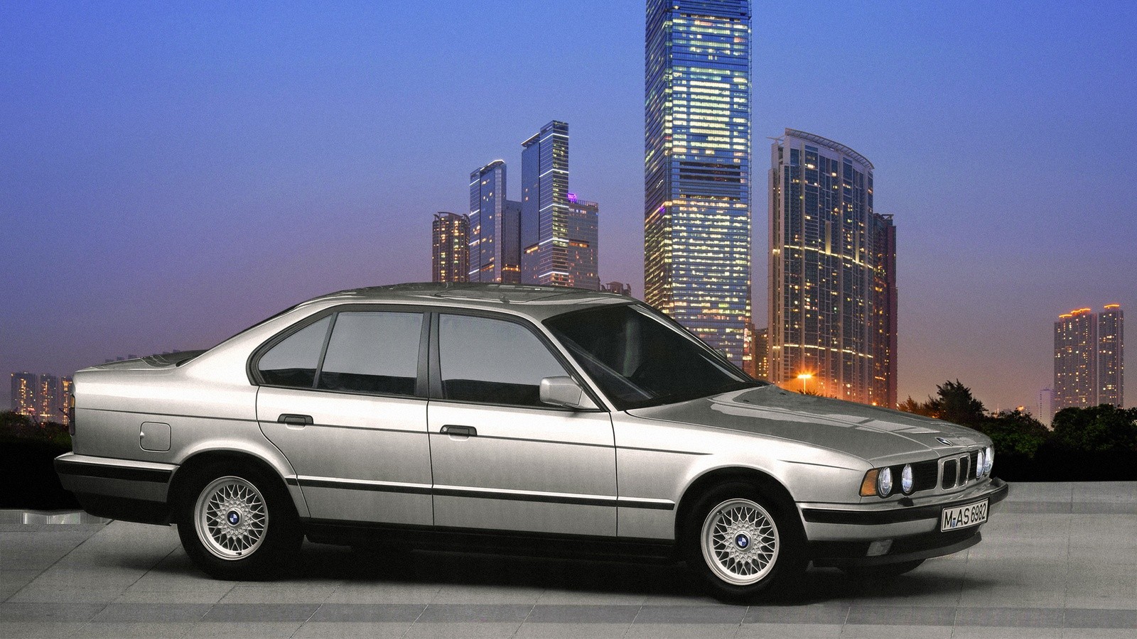 BMW (E34)