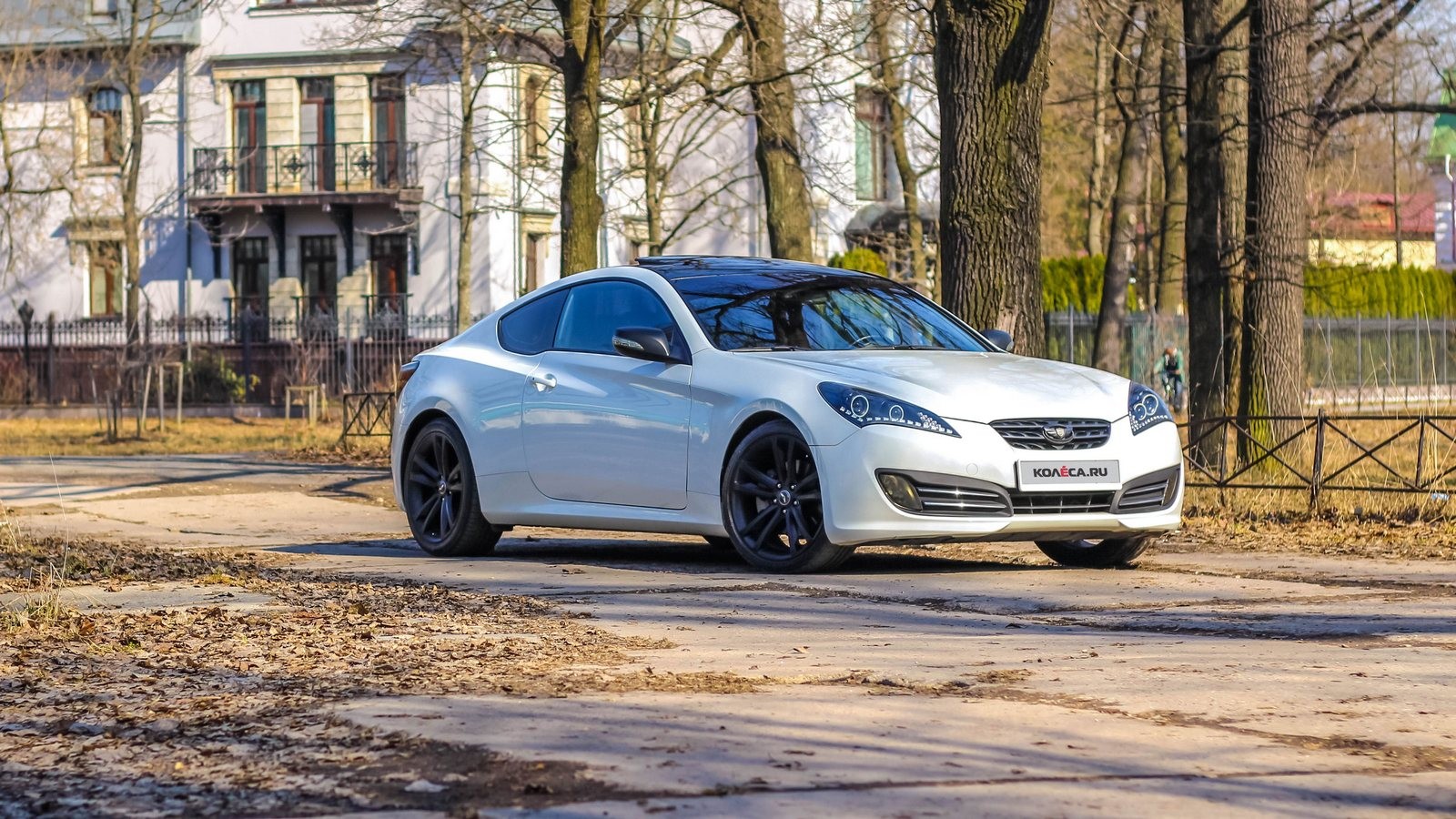 Hyundai Genesis Coupe белый вид три четверти