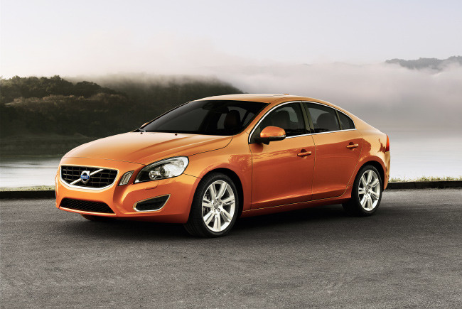 10-Samye-bezopasnye-mashiny-v-mire-Volvo-S60