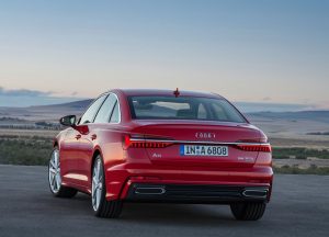 Вид сзади на новую Audi A6