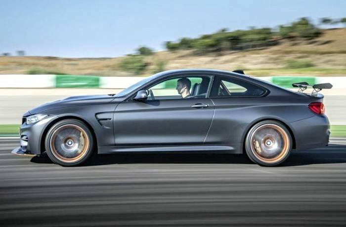 BMW M4 GTS F82 - вид сбоку