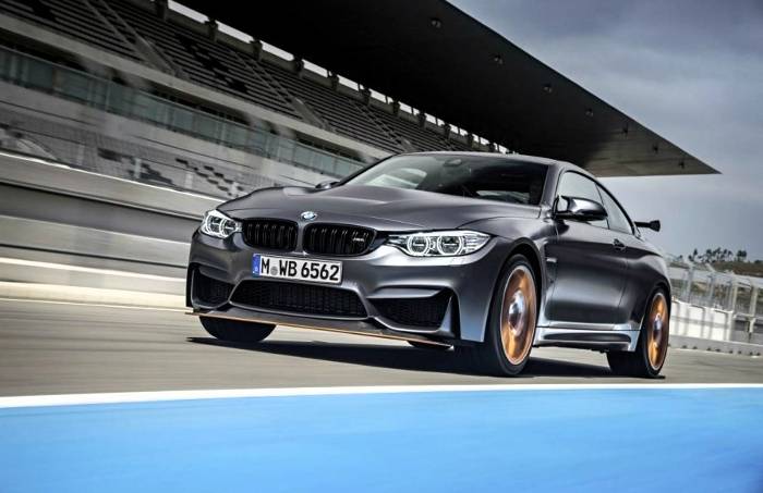 Фото купе BMW M4 GTS F82