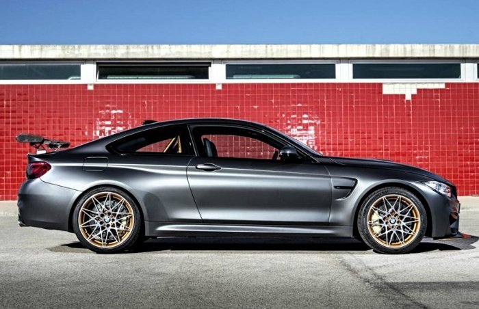 Фото спорт-купе BMW M4 GTS F82